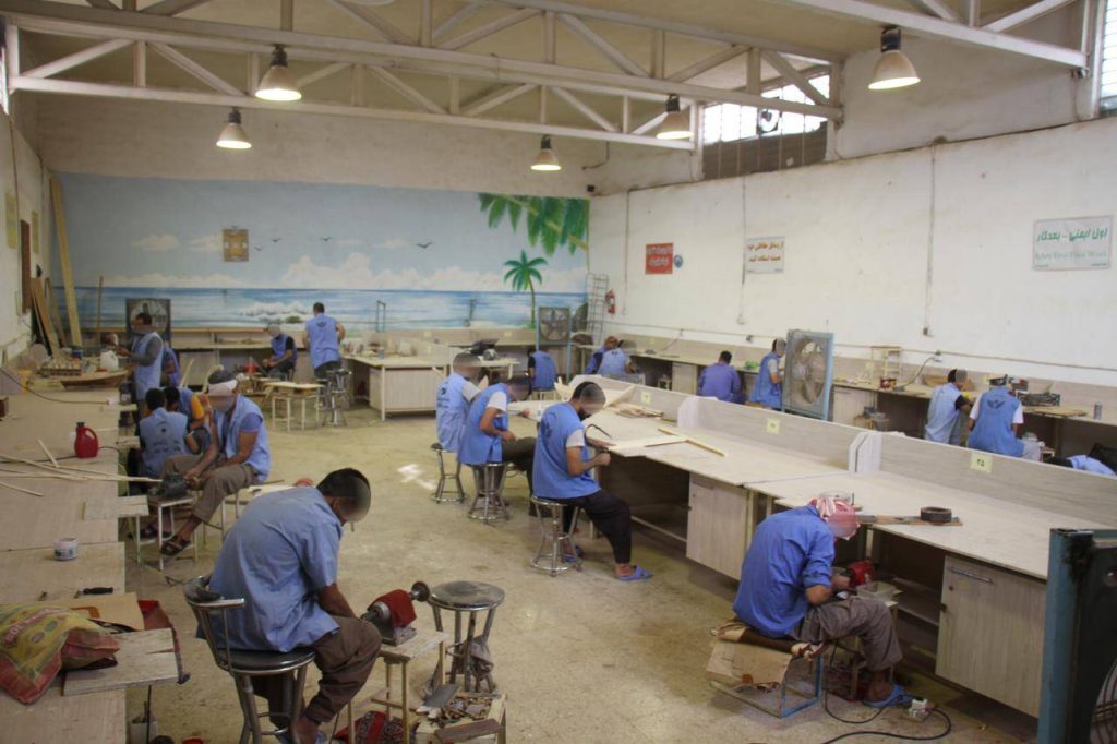 در راستای اقدامات راهبردی دستگاه قضا برای جلوگیری از تکرار جرم/ با همت دادگستری استان بوشهر حرفه‌آموزی و ایجاد اشتغال برای یک هزار و ۱۳۰ زندانی استان ممکن شد