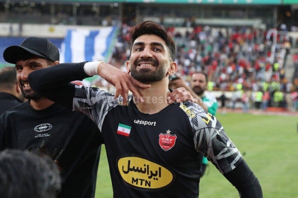 (عکس) کاش این کار را نمیکردی آقای بیرانوند! (عکس) کاش این کار را نمیکردی آقای بیرانوند!