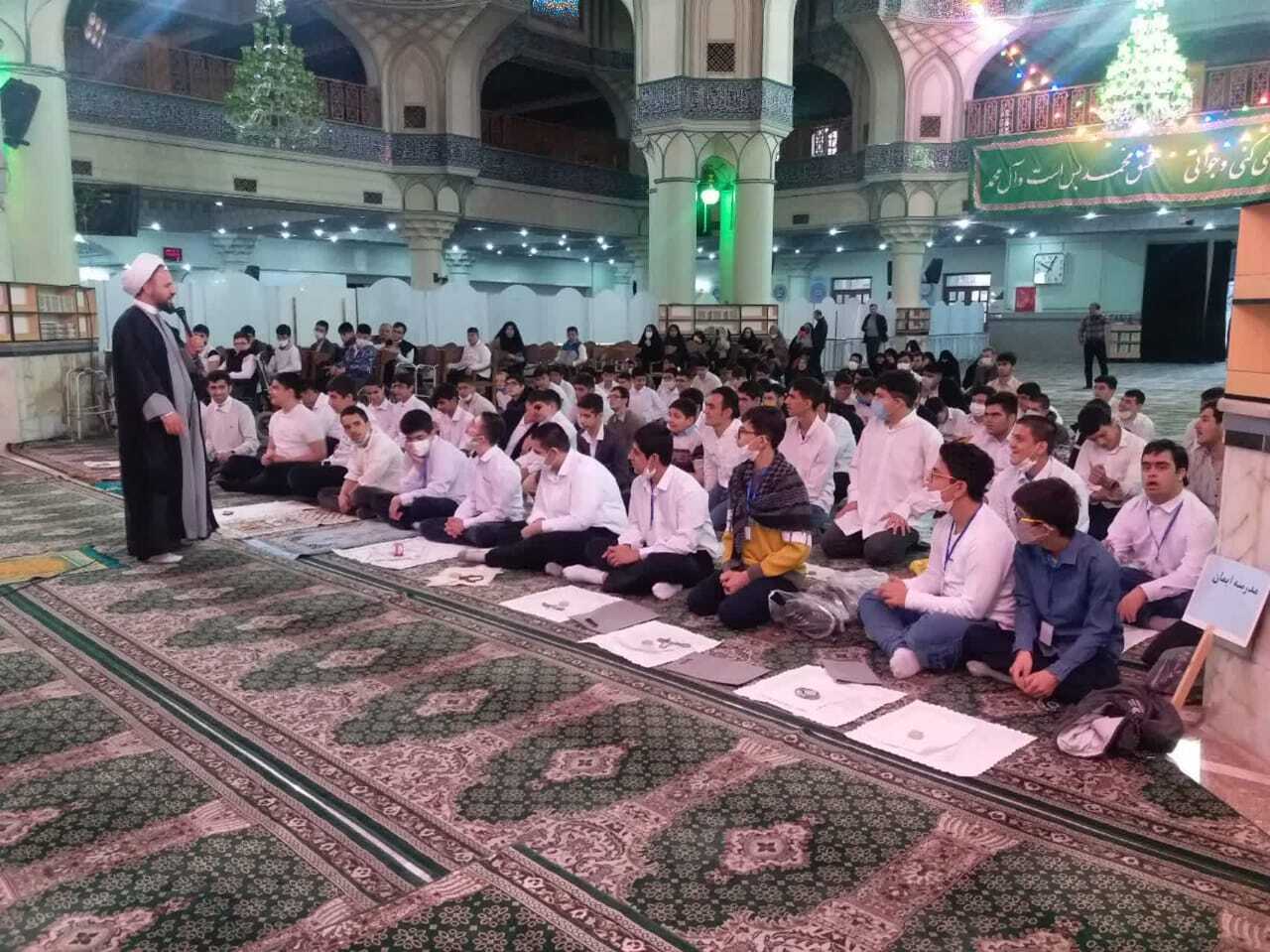 مهدی اکبری: در برنامههای «عمو روحانی» سعی داریم جذابیتهای خاصی را برای کودکان و نوجوانان ایجاد کنیم مهدی اکبری: در برنامههای «عمو روحانی» سعی داریم جذابیتهای خاصی را برای کودکان و نوجوانان ایجاد کنیم