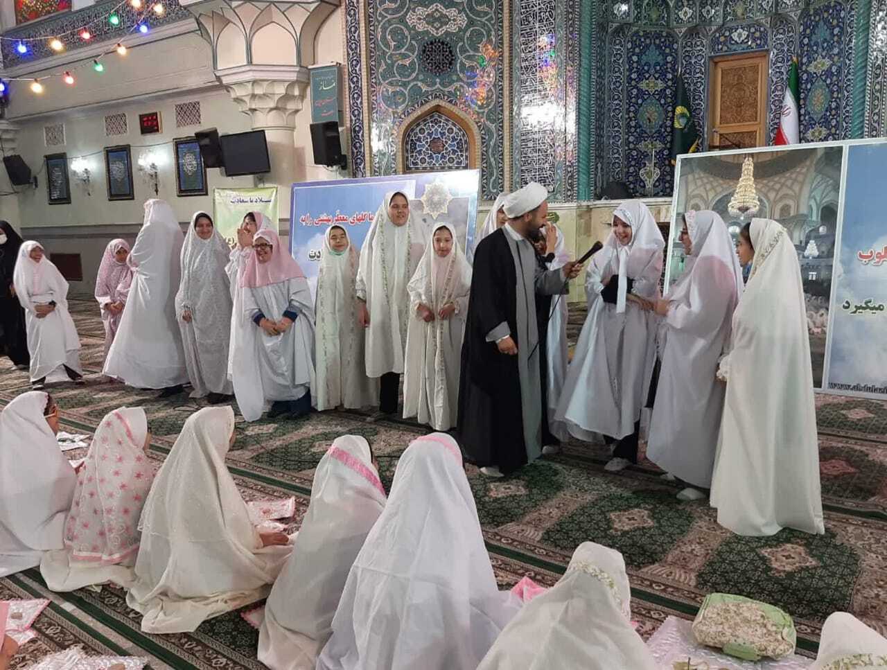 مهدی اکبری: در برنامههای «عمو روحانی» سعی داریم جذابیتهای خاصی را برای کودکان و نوجوانان ایجاد کنیم مهدی اکبری: در برنامههای «عمو روحانی» سعی داریم جذابیتهای خاصی را برای کودکان و نوجوانان ایجاد کنیم
