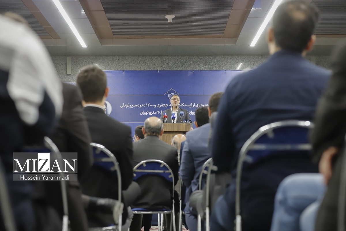 ۷۰ درصد تردد‌ها در تهران با خودروی شخصی است/ تلاش شهرداری برای افتتاح ۱۳ ایستگاه مترو در سال جاری