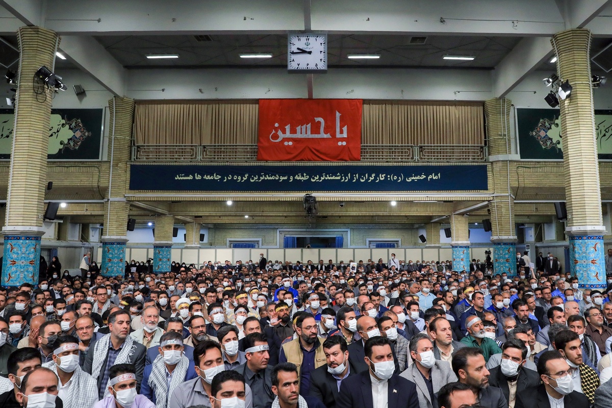 روایتی از دیدار کارگران، اعضای تشکل‌های کارگری و مسئولان وزارت کار، با رهبر انقلاب