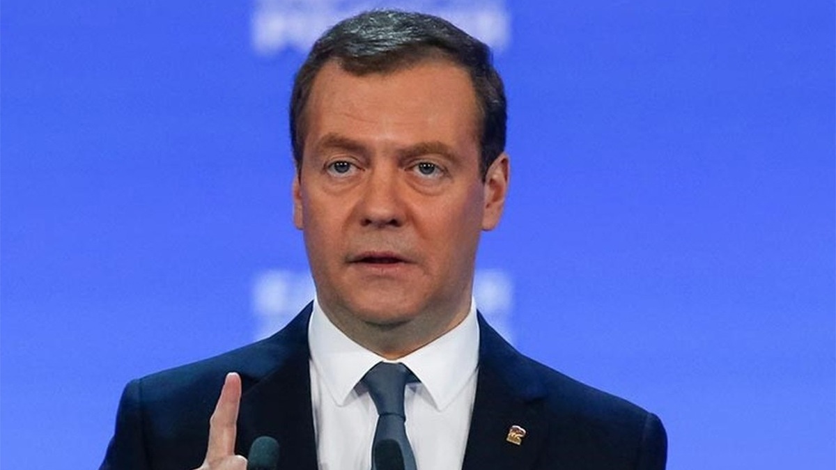 مدودف: دلیلی برای حفظ روابط دیپلماتیک با لهستان نمی‌بینم