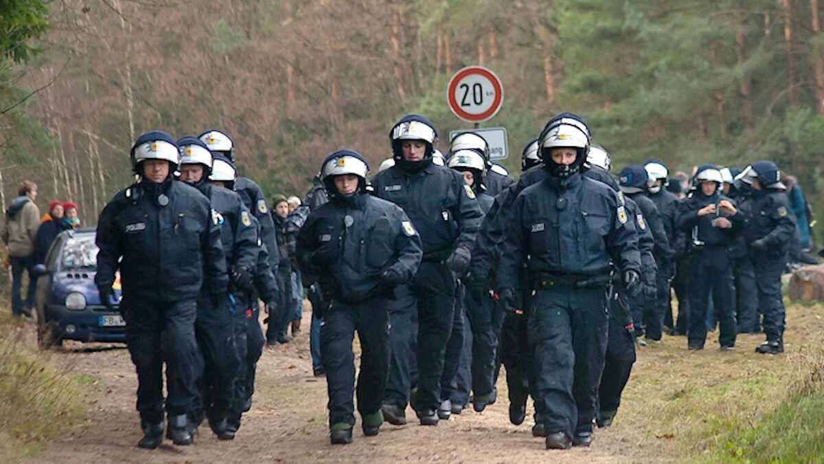 نتایج ارزیابی عملکرد پلیس آلمان/اعمال خشونت و عدم پاسخگویی