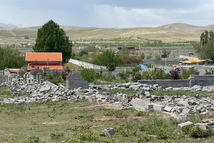 آزادسازی ۱۰۰ هکتار از اراضی کشاورزی حاشیه تالاب بین المللی قوریگل/ از تصرف بیش از ۲ هکتار اراضی ملی و توقیف ادوات متصرفان در عجب شیر جلوگیری شد آزادسازی ۱۰۰ هکتار از اراضی کشاورزی حاشیه تالاب بین المللی قوریگل/ از تصرف بیش از ۲ هکتار اراضی ملی و توقیف ادوات متصرفان در عجب شیر جلوگیری شد