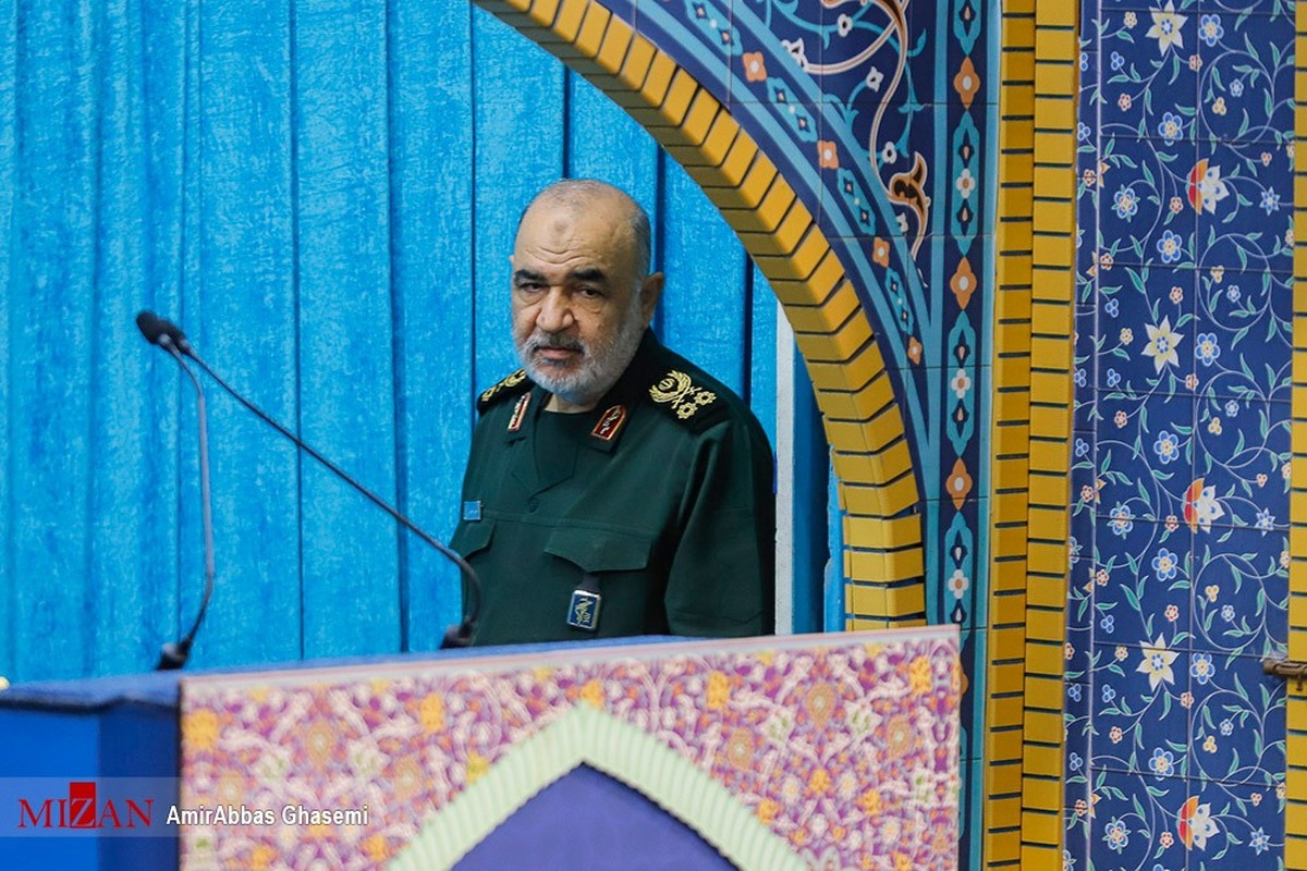 تبریک سرلشکر سلامی به فرمانده کل ارتش جمهوری اسلامی برای بازگشت غرورآفرین دریادلان ناوگروه ۸۶