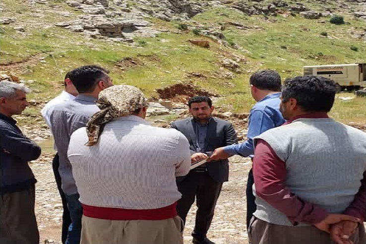 مشکلات معدن سنگ لاشه روستای ماراب با دستور دادستان کامیاران برطرف شد