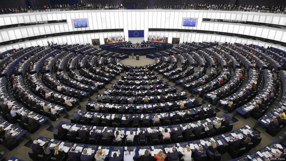 فرش قرمز پارلمان اروپا برای قاتلان هزاران ایرانی