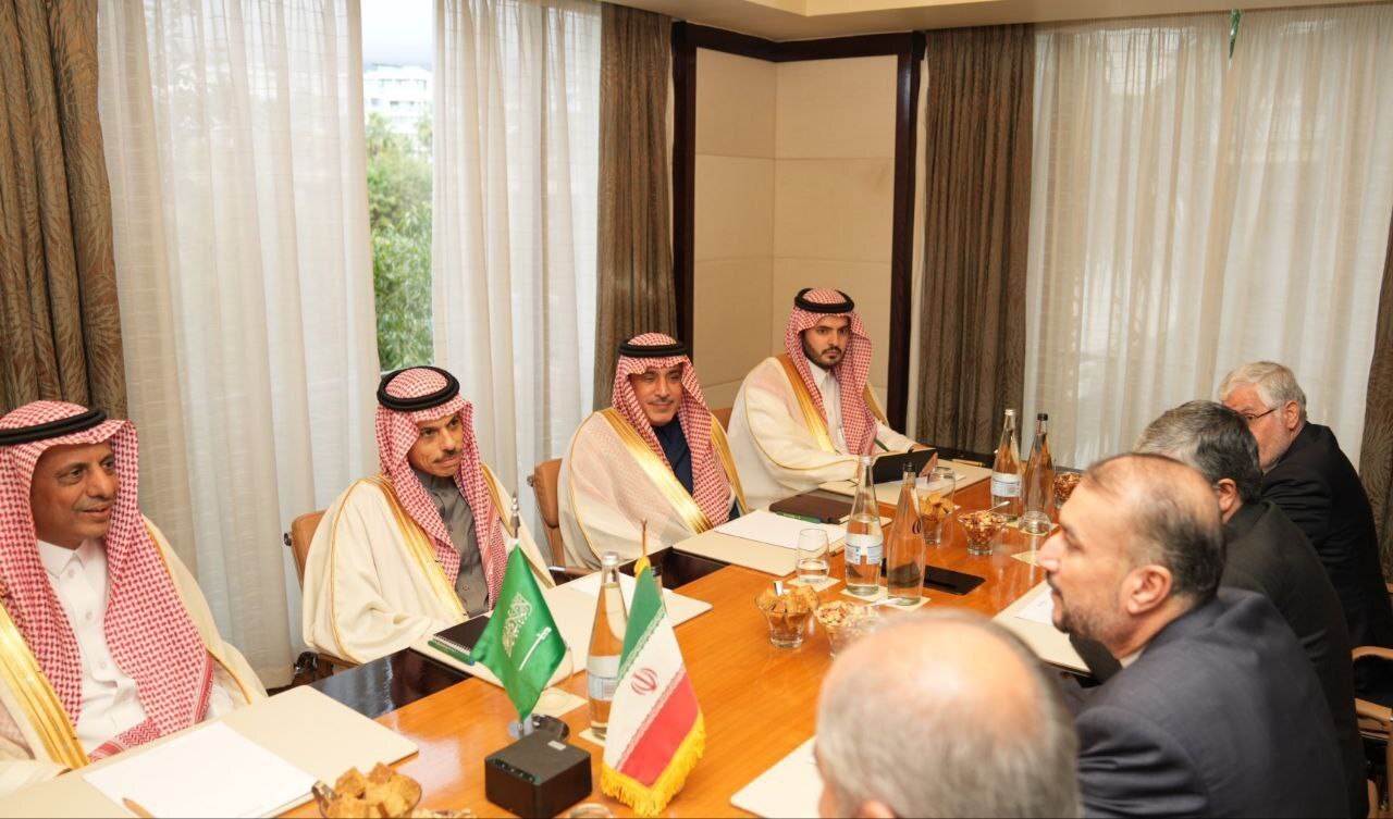 دیدار امیر عبداللهیان و بن فرحان در آفریقای جنوبی