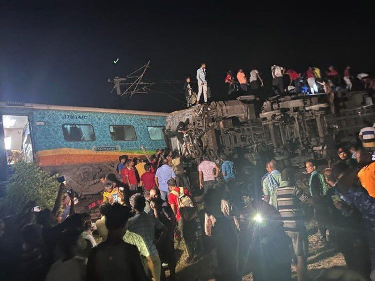 ۵۰ کشته در پی تصادف قطار در شرق هند