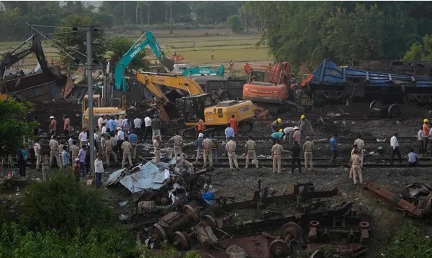 افزایش شمار قربانیان حادثه ریلی در هند به بیش از ۳۰۰ نفر