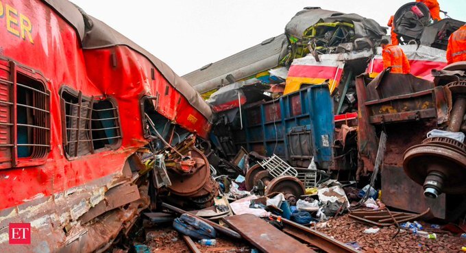 افزایش شمار قربانیان حادثه ریلی در هند به بیش از ۳۰۰ نفر