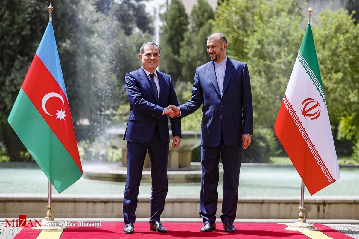 تاکید وزرای امور خارجه ایران و جمهوری آذربایجان بر تداوم رایزنی‌ها