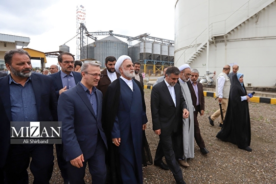 نظارت رئیس عدلیه بر روند رسیدگی به پرونده‌ای با موضوع اخلال در نظام اقتصادی کشور از طریق فروش آردهای یارانه‌ای در بازار آزاد/ رئیس قوه قضاییه: برای حل ریشه‌ای امور، راهی به جز حضور میدانی مسئولان و بررسی اوضاع و شرایط از نزدیک و انتقال مطالب به‌دست مسئولان امر وجود ندارد