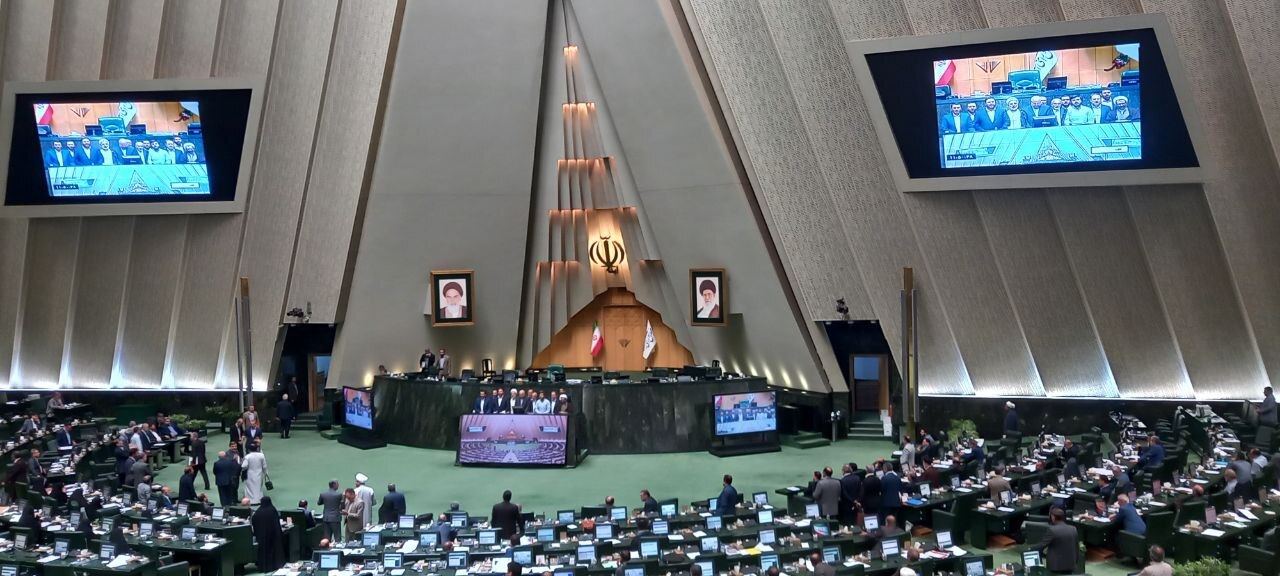 انتخابات هیأت رئیسه اجلاسیه چهارم مجلس یازدهم؛ قالیباف رئیس ماند انتخابات هیأت رئیسه اجلاسیه چهارم مجلس یازدهم؛ قالیباف رئیس ماند