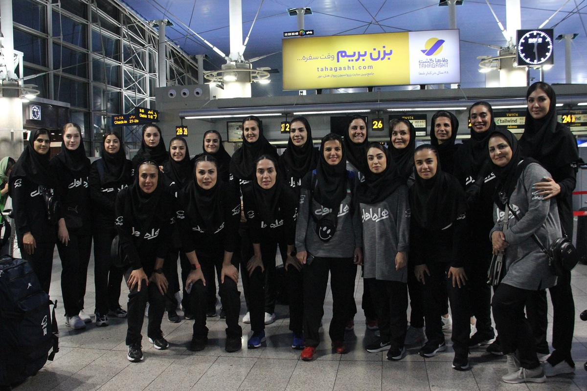 زنان والیبالیست ایران به بانکوک رسیدند
