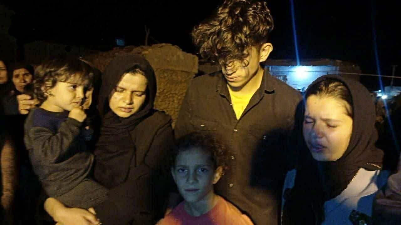 تصویر همسر و فرزندان مامور پلیسی که در ایذه با خودرو عمدا زیر گرفته شد و به شهادت رسید