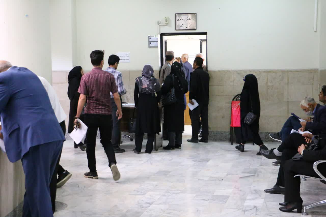 رئیس کل دادگستری استان کرمانشاه به درخواست‌های ۱۷۵ نفر از مراجعان در ملاقات مردمی رسیدگی کرد
