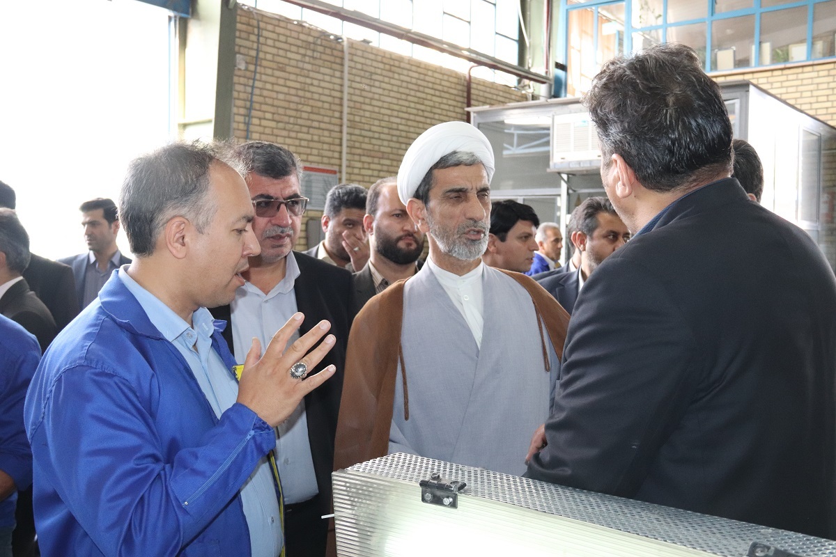 رییس کل دادگستری استان اصفهان: کارگران و مدیران، رزمندگان و فرماندهان جبهه تولید هستند رییس کل دادگستری استان اصفهان: کارگران و مدیران، رزمندگان و فرماندهان جبهه تولید هستند