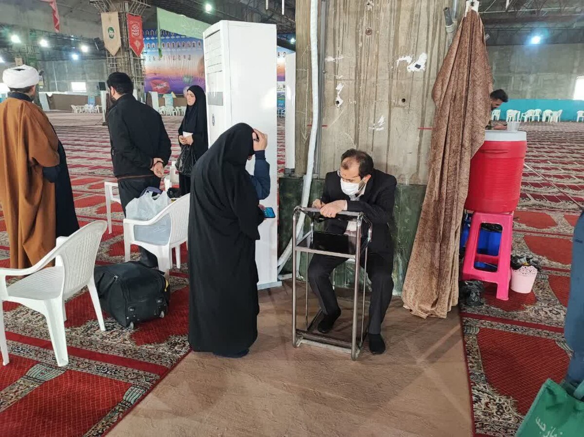 رسیدگی به درخواست قضایی ۱۰۲ نفر از مراجعه‌کنندگان در میز خدمت نماز جمعه اهواز