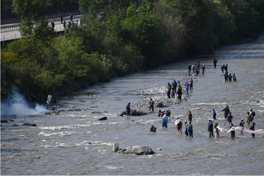 خشونت پلیس علیه معترضان در فرانسه