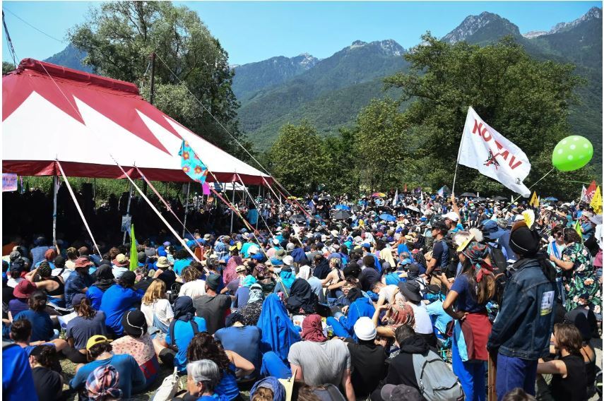 خشونت پلیس علیه معترضان در فرانسه