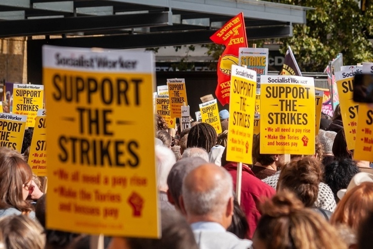 فعالیت بخش‌های مختلف در انگلیس تحت تاثیر اعتصاب‎ها