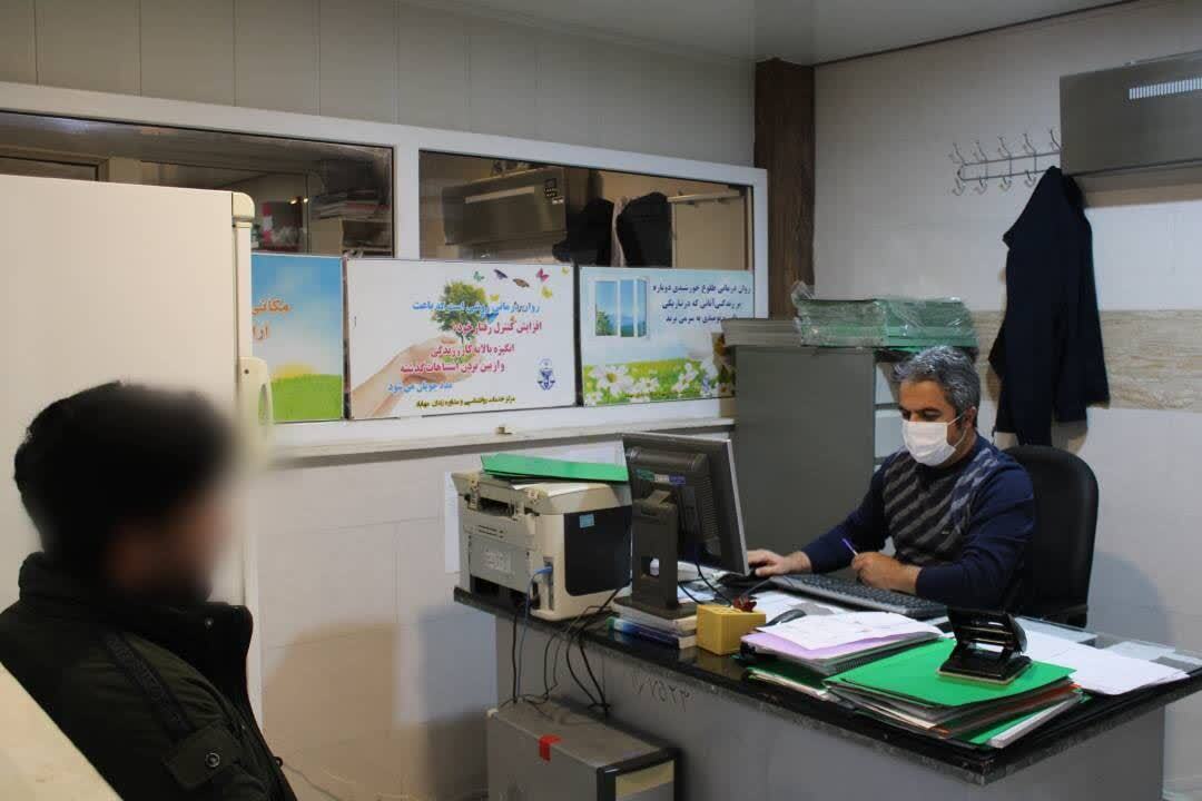 اقدامات در حوزه سلامت و فرهنگ زندانیان؛ ویزیت مستمر مددجویان و عضویت ۲۴۰ مددجو در کتابخانه زندان مهاباد اقدامات در حوزه سلامت و فرهنگ زندانیان؛ ویزیت مستمر مددجویان و عضویت ۲۴۰ مددجو در کتابخانه زندان مهاباد