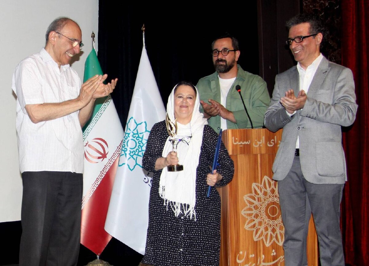 رونمایی از مستند «از کودکی تا کودکی» / صدای ماندگار کودکی تجلیل شد / ژرژ پطرسی: مژگان عظیمی به‌خوبی دنیای کودکان را می‌شناسد/ ساخت ۴ مستند جدید از پیش‌کسوتان صدا و دوبله در شبکه مستند 