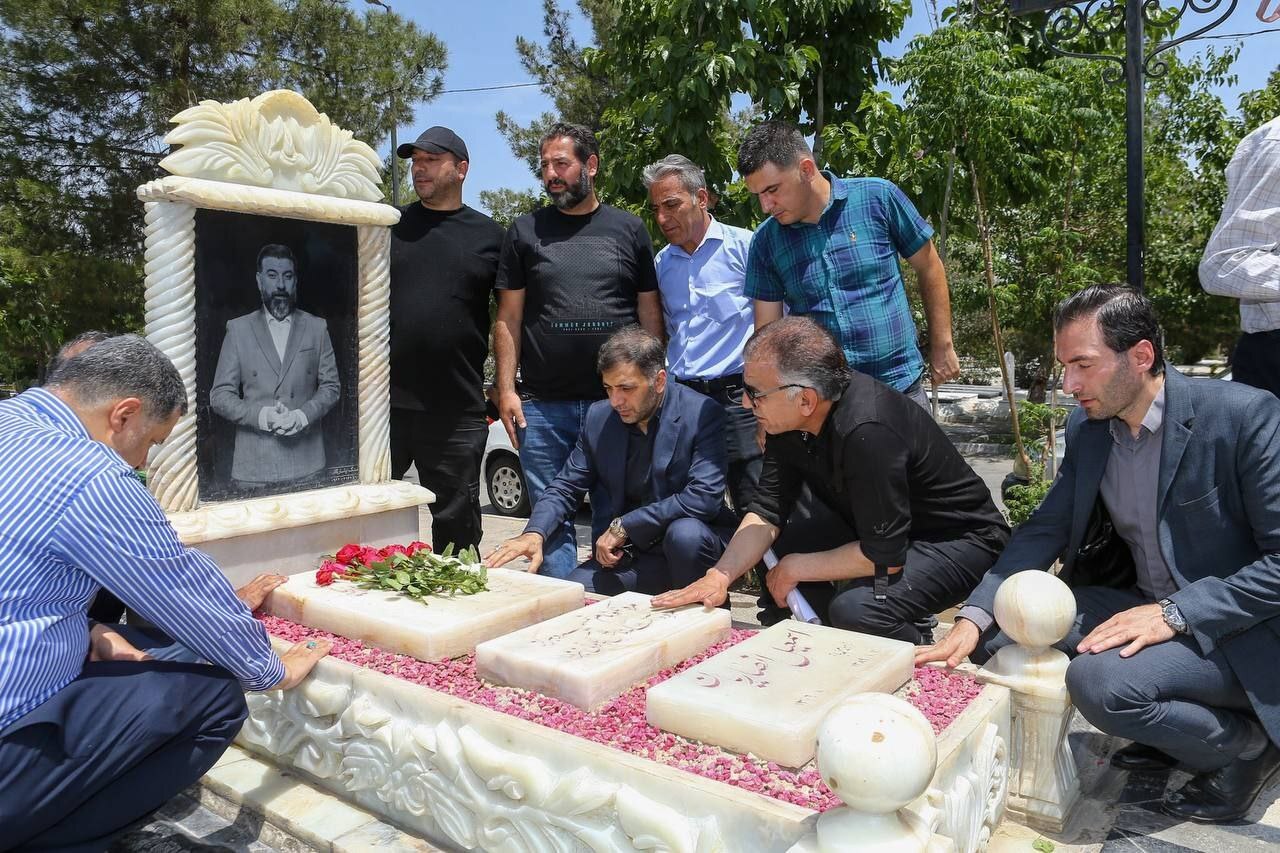 مراسم سالگرد درگذشت ناصر حجازی برگزار شد مراسم سالگرد درگذشت ناصر حجازی برگزار شد
