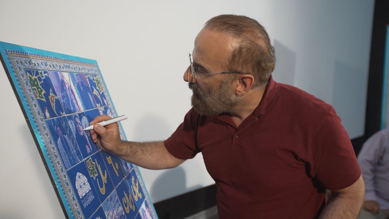 مهرداد فرید کارگردان فیلم دعوتنامه: تصاویر داخل حرم را با ترس و لرزو با دوربین موبایل گرفتیم