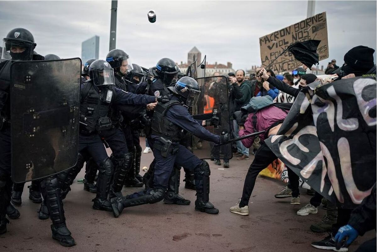 پلیس فرانسه در میان مسلح‌ترین و خشن‎ترین پلیس‌ها در اروپا