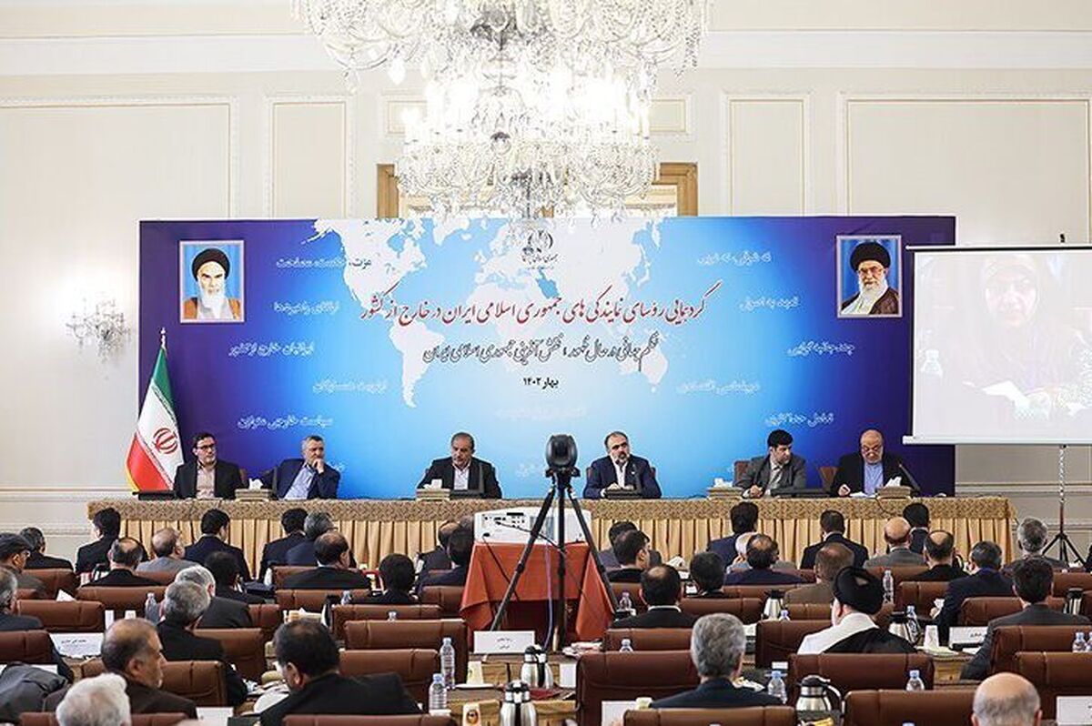 دستیابی به صادرات ۷۵ میلیارد دلاری در افق ۱۴۰۴ برنامه‌ریزی شده است