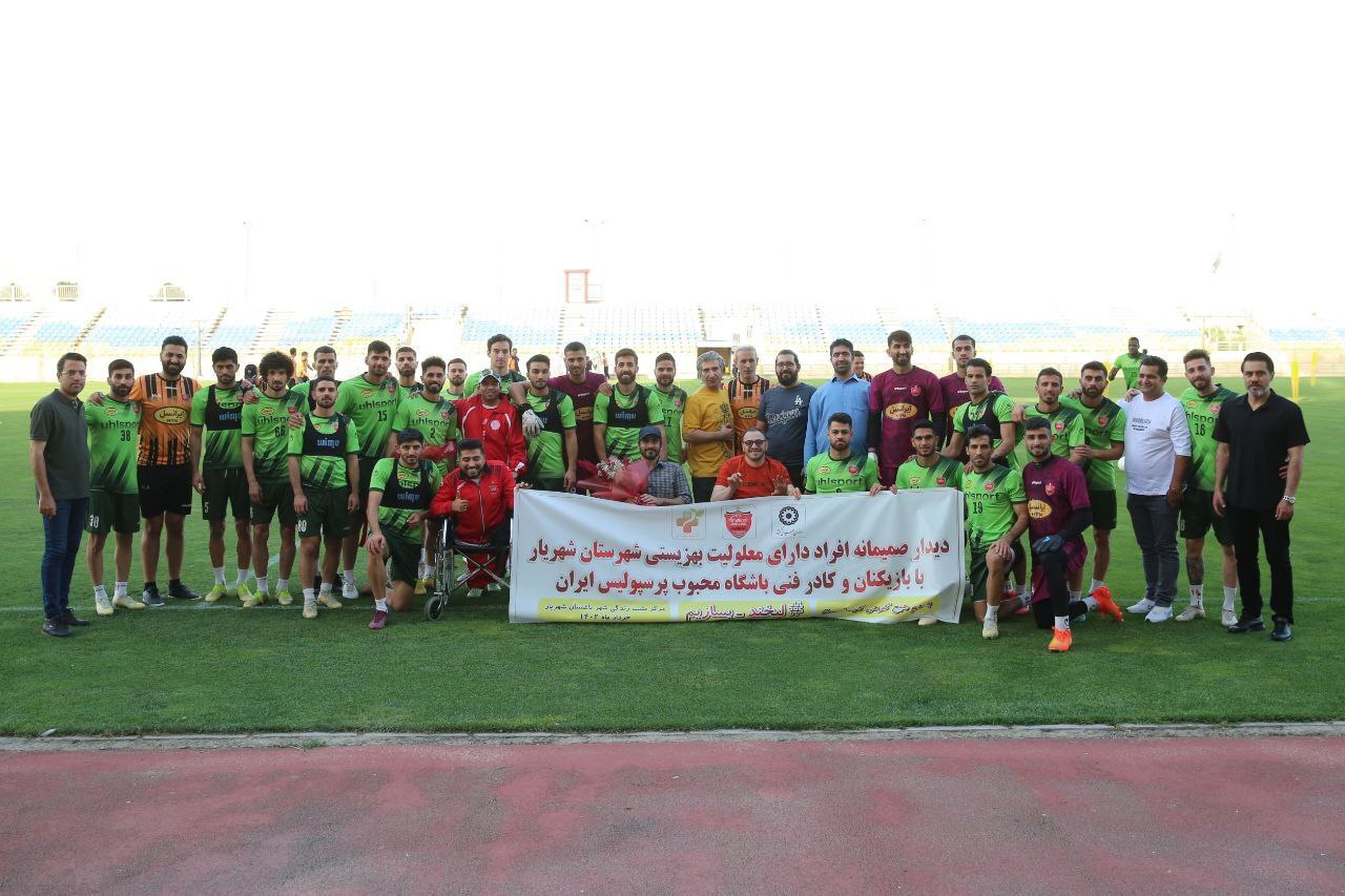 تمرین ۸۰ دقیقهای پرسپولیس با حضور میهمانان ویژه در تمرین سرخپوشان + تصاویر تمرین ۸۰ دقیقهای پرسپولیس با حضور میهمانان ویژه در تمرین سرخپوشان + تصاویر