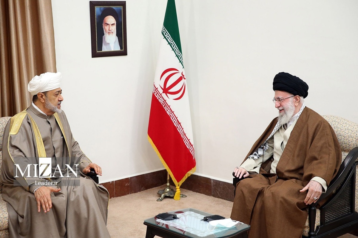 رهبر انقلاب در دیدار سلطان عمان: گسترش روابط ایران و عمان به نفع هر دو کشور است/ از روابط با مصر استقبال می‌کنیم