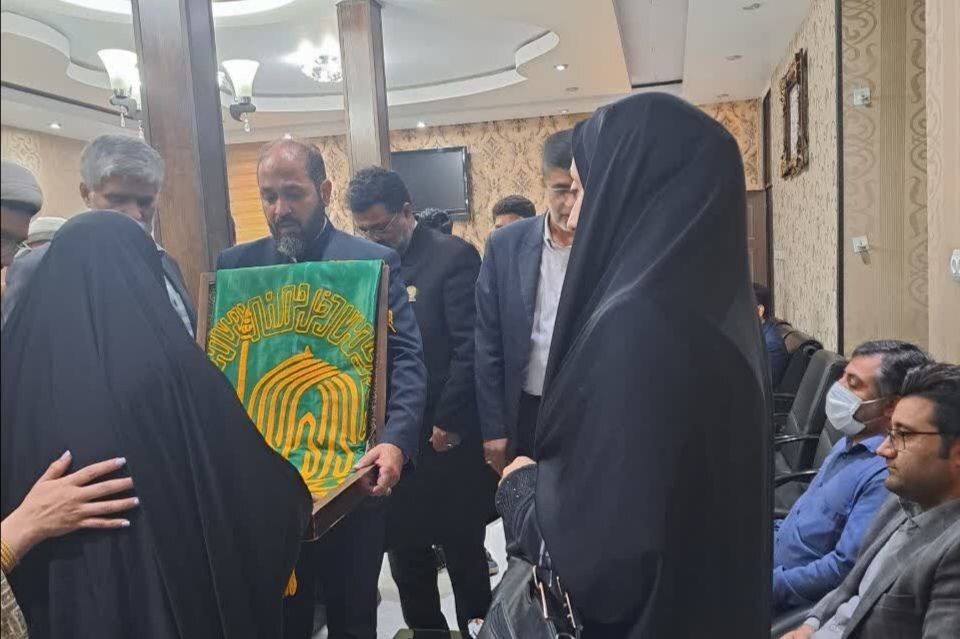 یک محکوم به قصاص با وساطت خادمان امام رضا (ع) در زندان بندرعباس بخشیده شد یک محکوم به قصاص با وساطت خادمان امام رضا (ع) در زندان بندرعباس بخشیده شد