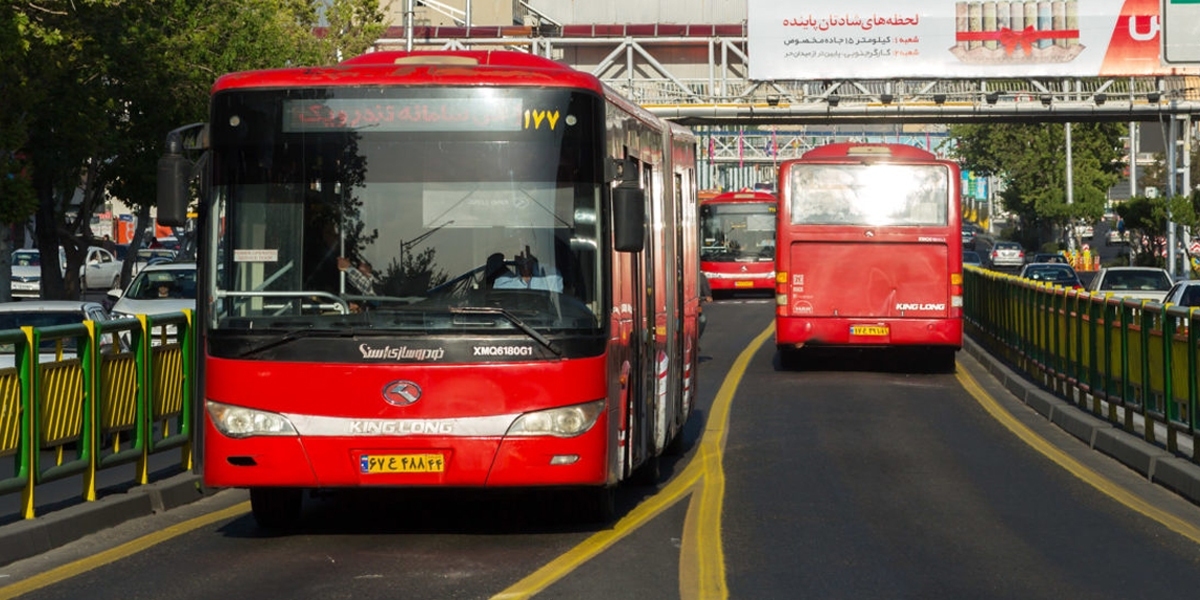 صف طولانی مسافران در پی کمبود اتوبوس BRT در خط خاوران آزادی و بالعکس