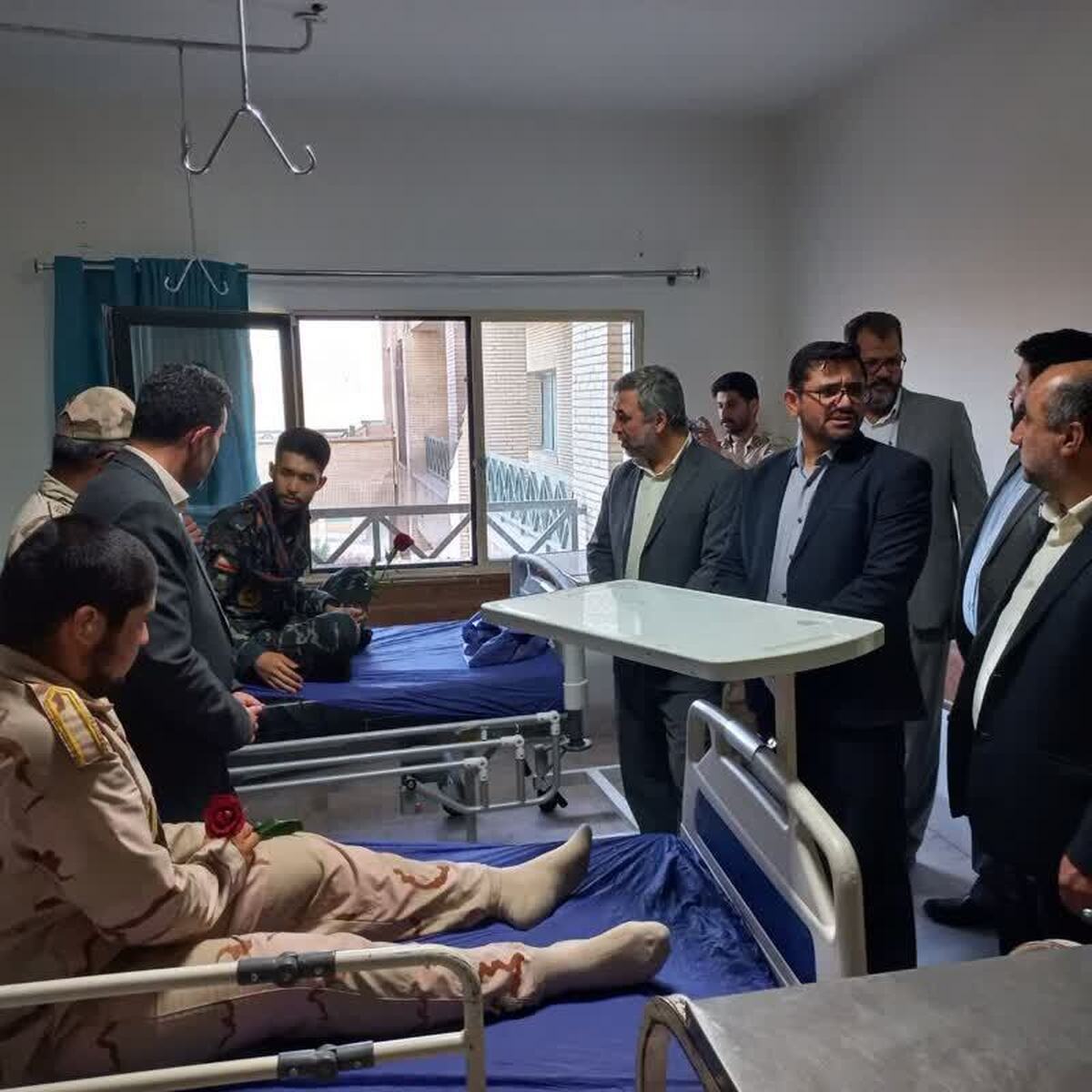 مسئولین قضایی دادگستری سیستان و بلوچستان با مجروحین درگیری مرزی با نیرو‌های طالبان دیدار کردند