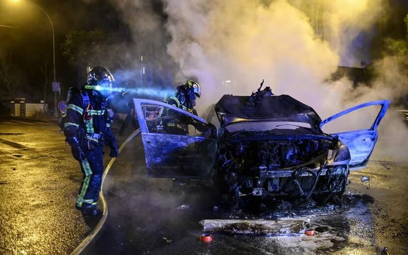 ادامه اعتراض و تنش‌ها در فرانسه/ آمار بازداشت شدگان به ۱۱۰۰ نفر رسید