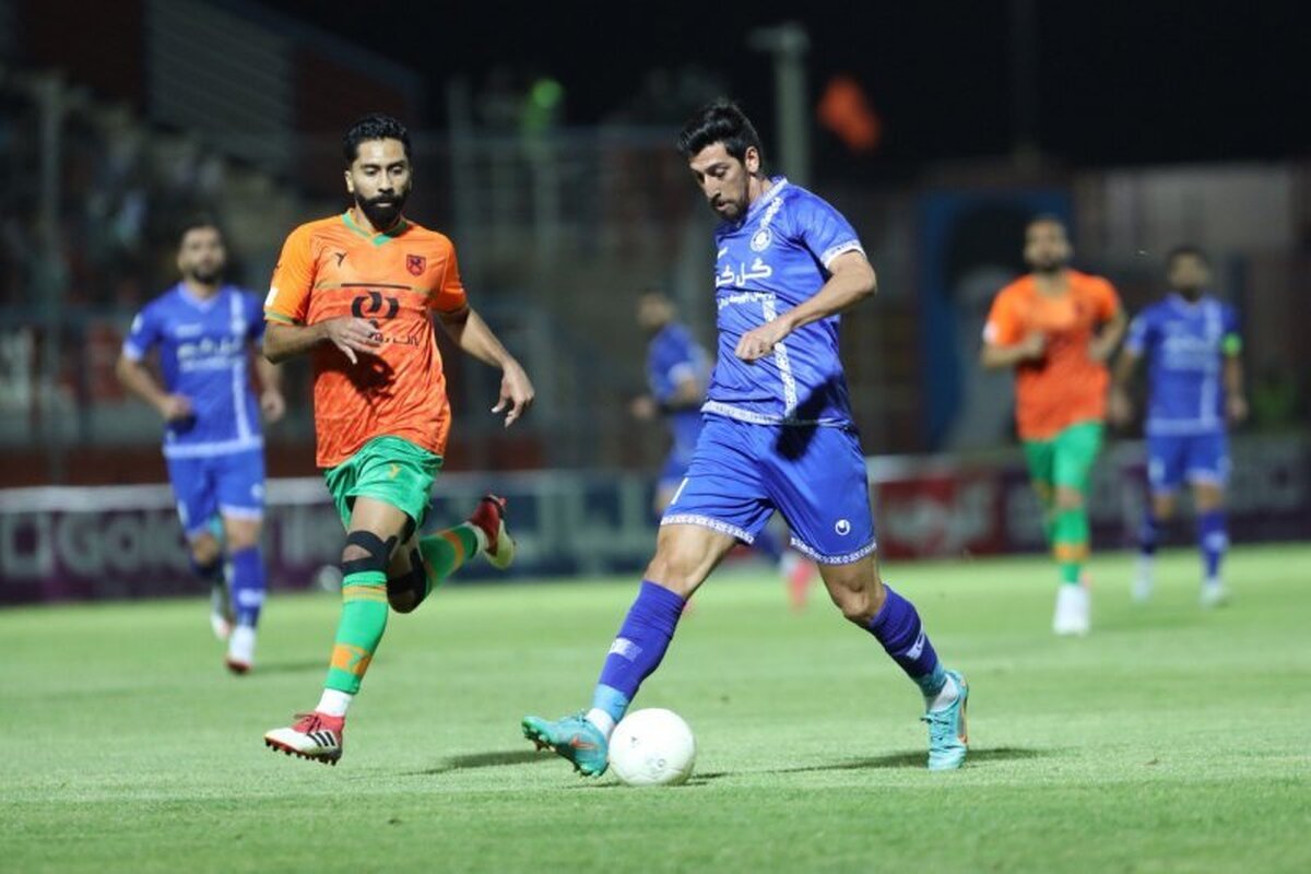 فرشید باقری با مس تمدید کرد