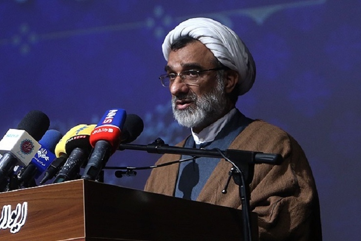 کرسی‌های آزاداندیشی باید احیا شود