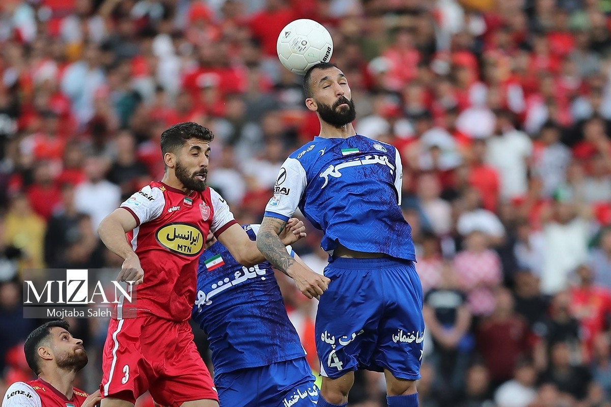 شوک دوم به پرسپولیس/ مدافع سرخ‌پوش هم استقلالی می‌شود؟