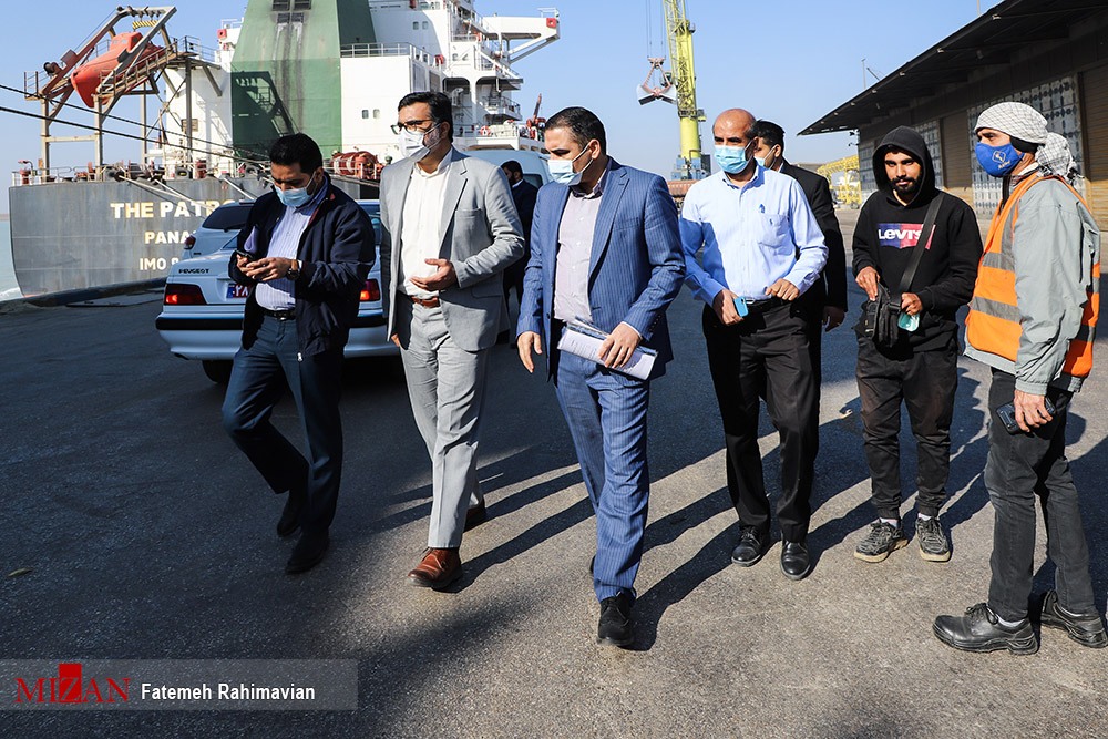 التزام عملی مسئولین و مدیران به اجرای قانون راهکار برون رفت از رسوب کالا در انبارهای سازمان اموال تملیکی بنادر و گمرکات التزام عملی مسئولین و مدیران به اجرای قانون راهکار برون رفت از رسوب کالا در انبارهای سازمان اموال تملیکی بنادر و گمرکات