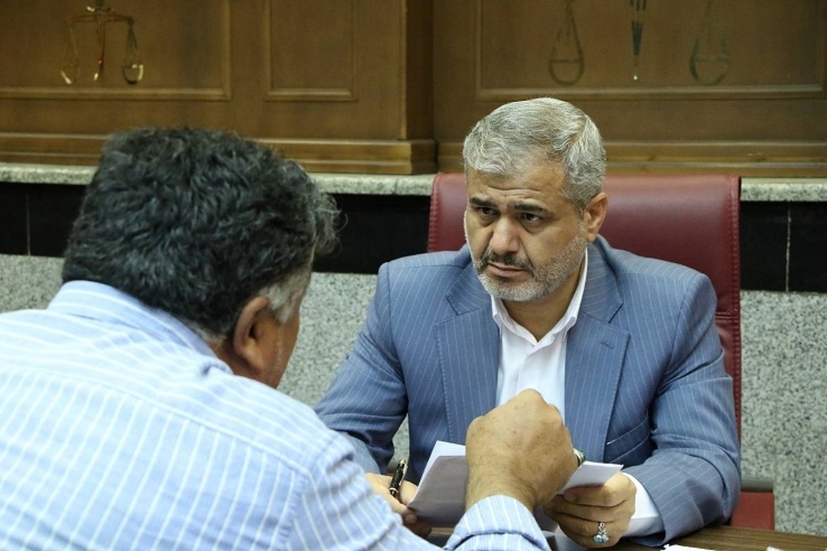 رئیس کل دادگستری تهران در دیدار چهره به چهره با ۱۸۰ نفر از مراجعان به مشکلات حقوقی و قضایی آن رسیدگی کرد