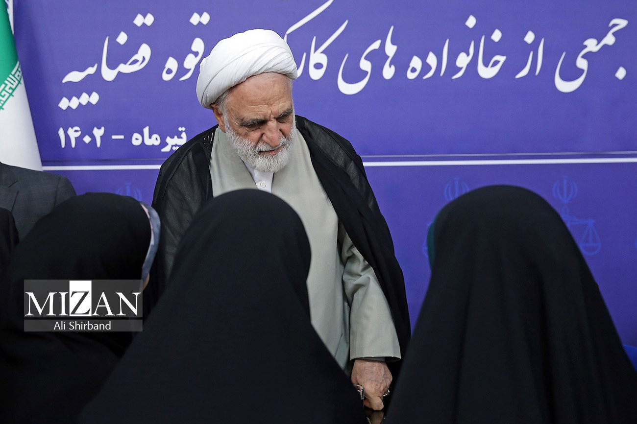 خدمت در قوهقضاییه امری پرمشقت است/ نیروها و مسئولان قضایی، جهادگونه امور را به پیش میبرند خدمت در قوهقضاییه امری پرمشقت است/ نیروها و مسئولان قضایی، جهادگونه امور را به پیش میبرند