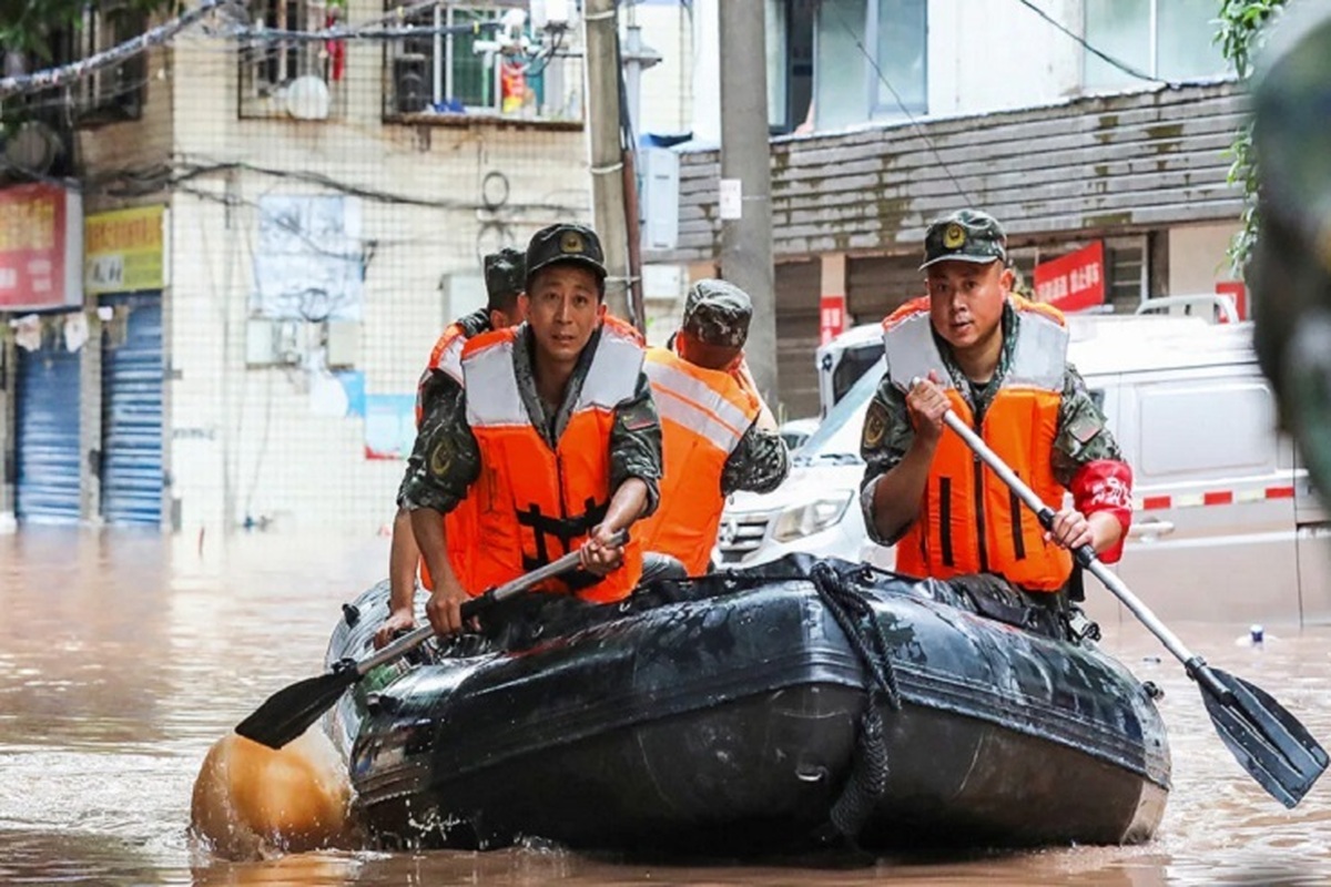 ۱۵ کشته و شماری مفقود در پی بارش‌های سیل آسا در جنوب غربی چین