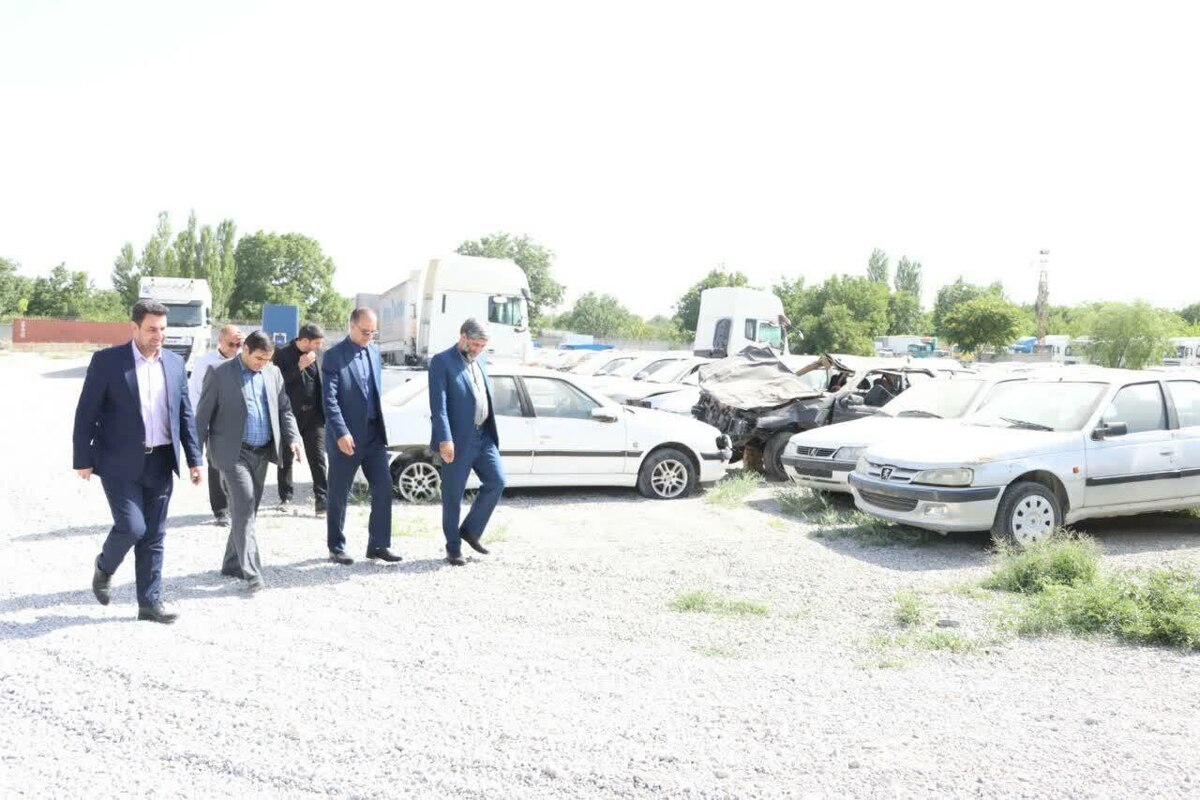 بازدید رئیس کل دادگستری آذربایجان غربی از پارکینگ شورای هماهنگی مبارزه با مواد مخدر/تاکید بر تعیین تکلیف خودرو‌های توقیفی که مشکل قانونی ندارند