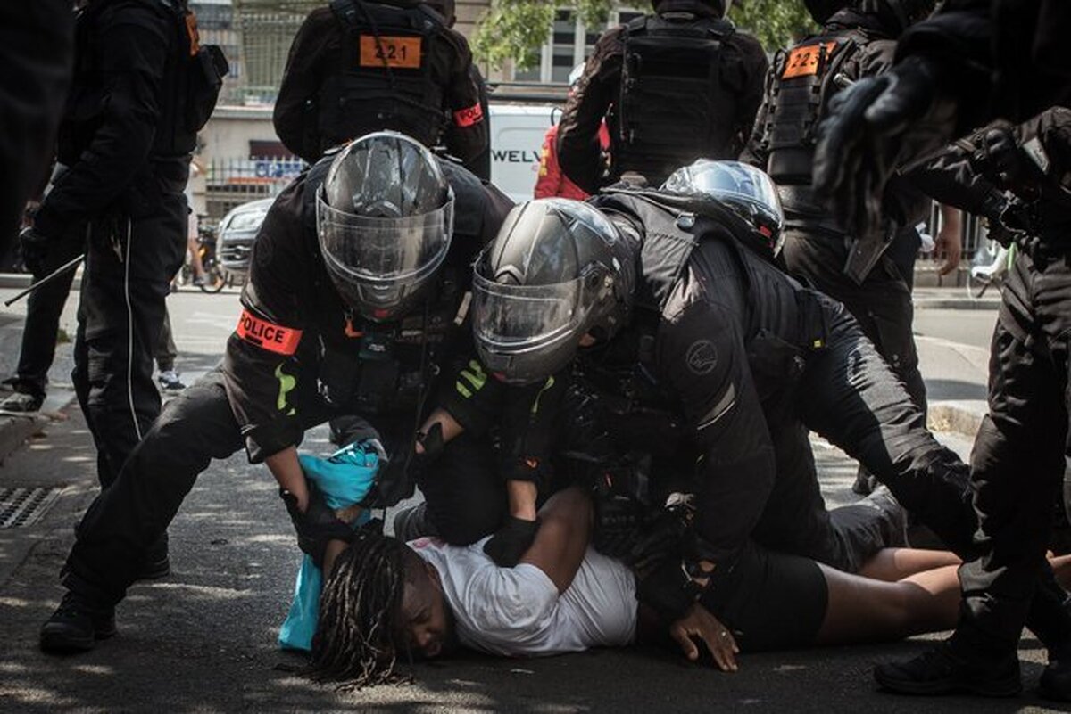 اعتراض‌ها در فرانسه/ بازخوانی بازداشت‌های خشونت‎بار و خودسرانه پلیس