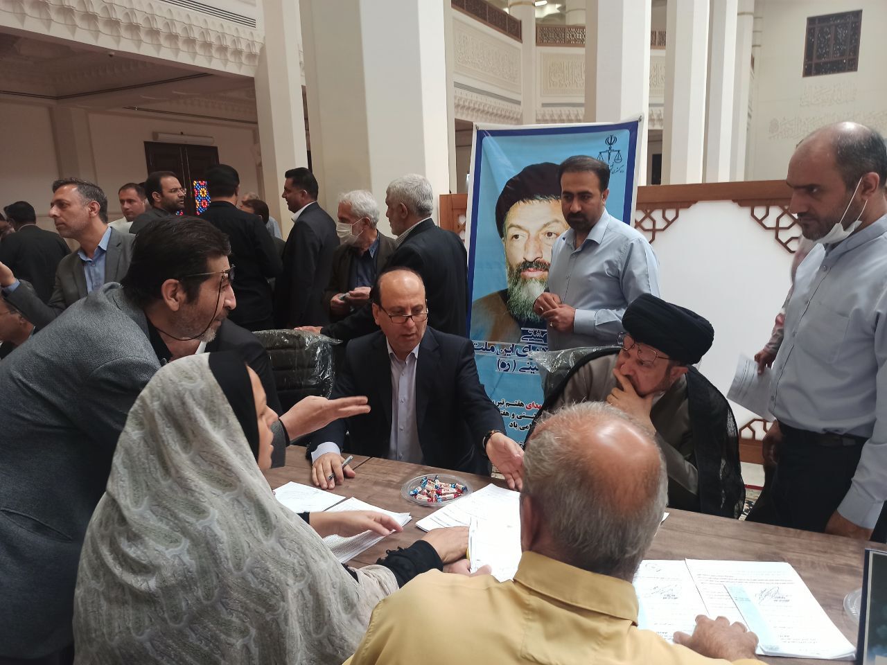 میز خدمت مسئولان قضایی در نماز جمعه تهران و سراسر کشور برگزار شد