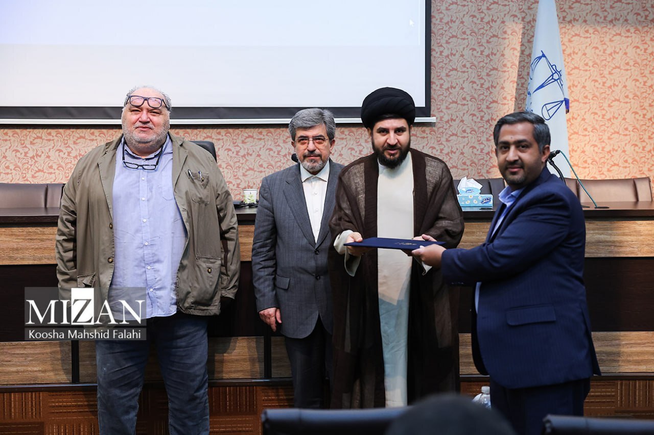 اولین همایش سراسری مدیران رسانه‌ای و روابط عمومی‌های قوه قضاییه برگزار شد/ تاکید سخنگوی قوه قضاییه بر اجرای فرامین رهبر انقلاب در حوزه رسانه/ رئیس مرکز رسانه قوه قضاییه: اولویت اصلی ما، عمل به فرمایشات و تاکیدات رهبر معظم انقلاب است/ برگزاری کارگاه‌های آموزشی ویژه ارتقای سطح رسانه‌ای دادگستری‌ها و سازمان‌های تابعه دستگاه قضا